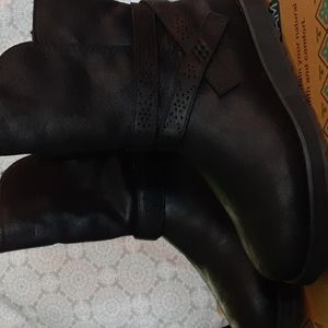 Skechers Keepsakes 2.0- Night Peaks boots-Size 8- Color: Black